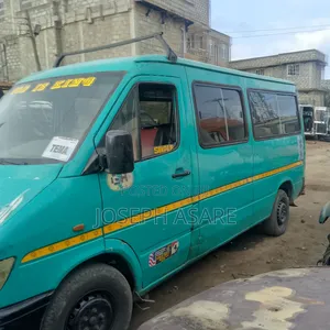 Mercedes-Benz Sprinter 2010 Green