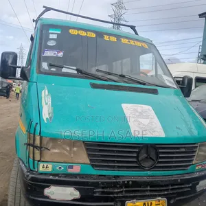 Mercedes-Benz Sprinter 2010 Green