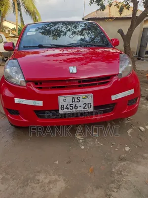 Toyota Passo 2010 Red