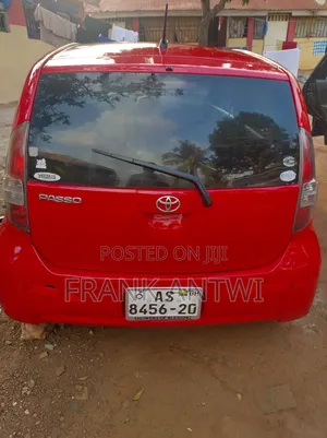 Toyota Passo 2010 Red