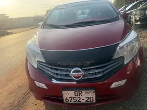 Nissan Versa 2011 Red