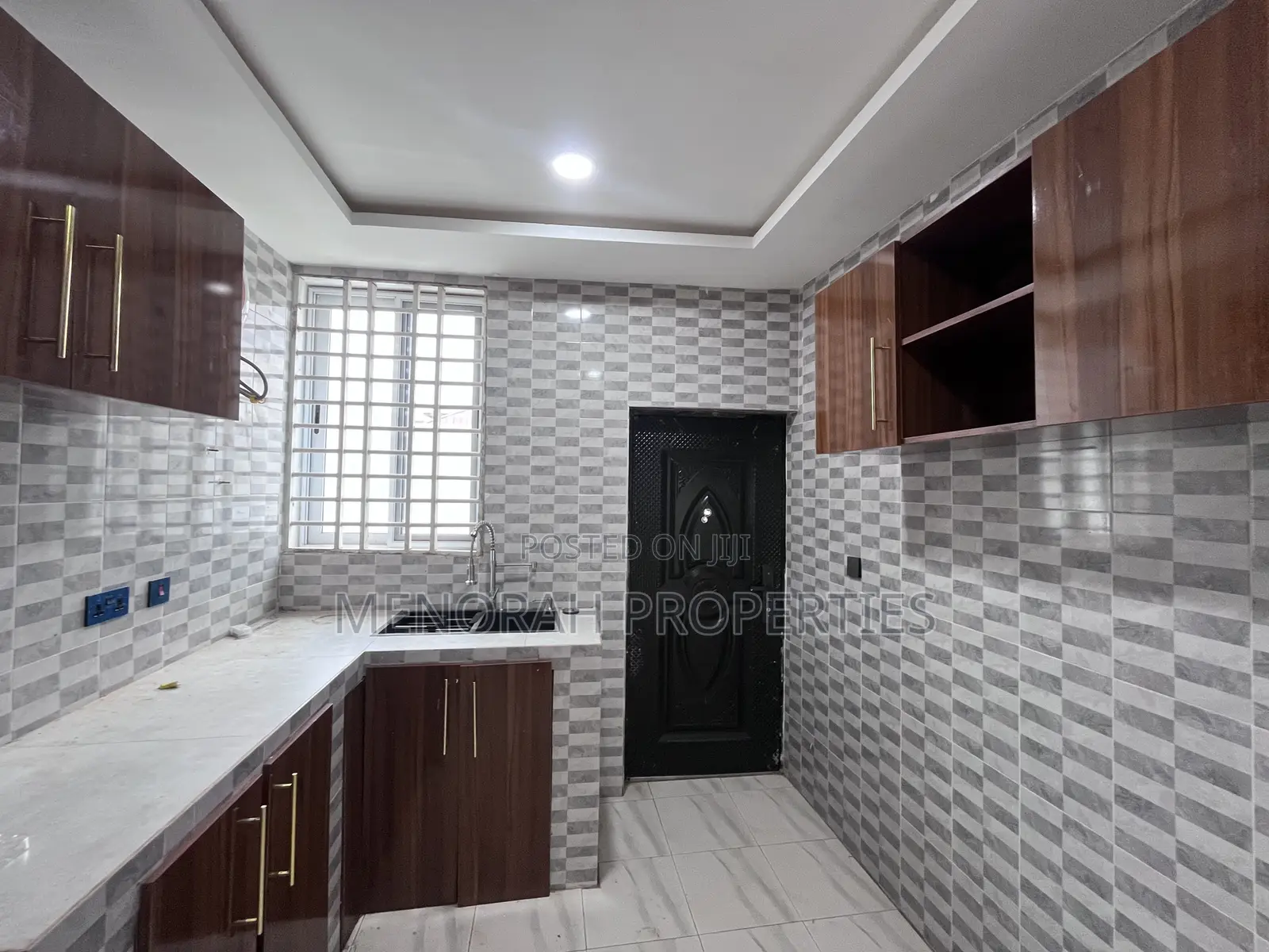 3bdrm Apartment in Adenta Amrahia for rent