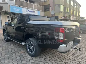 Mitsubishi L200 Double Cab 2.4 181hp 4WD 2020 Black