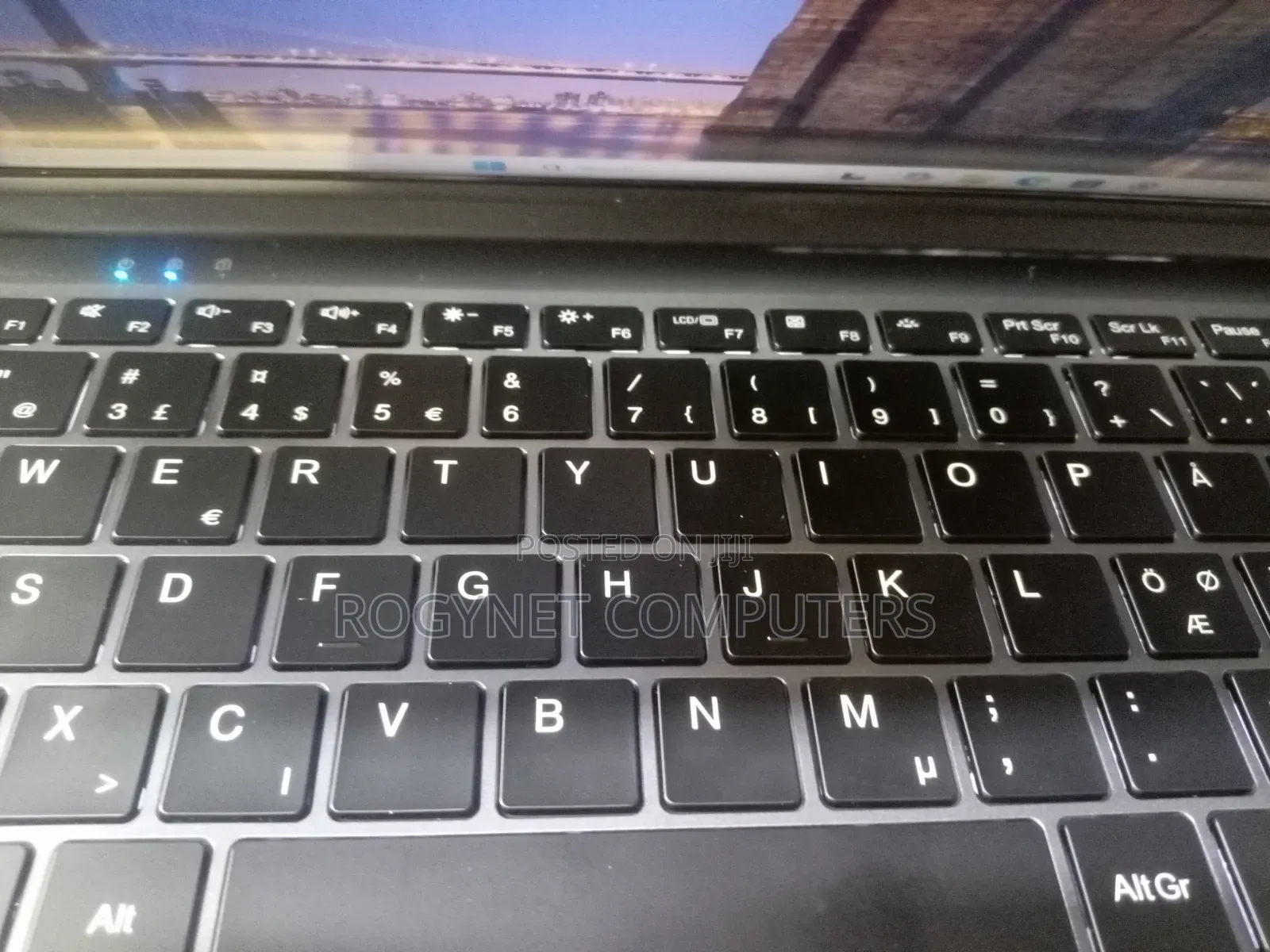 Laptop 8GB Intel Core i3 SSD 128GB