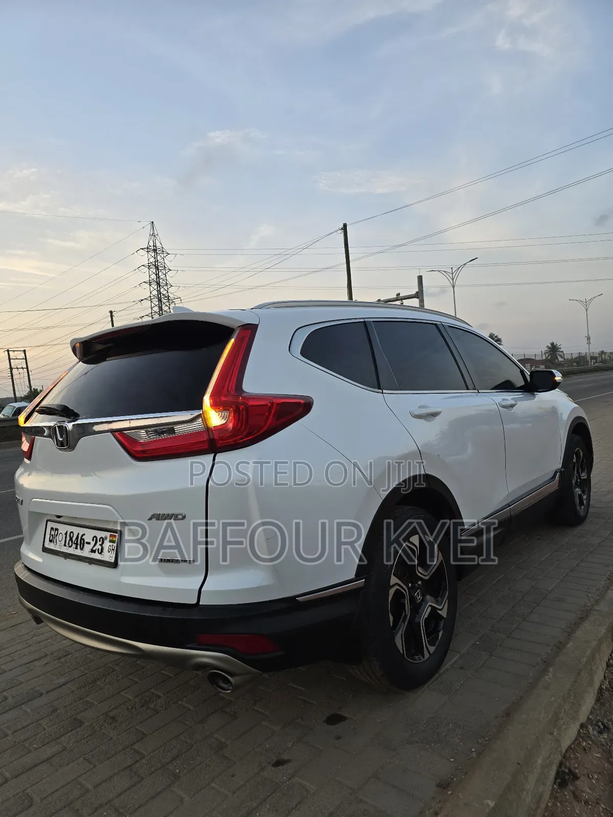 Honda CR-V Touring FWD 2019 White