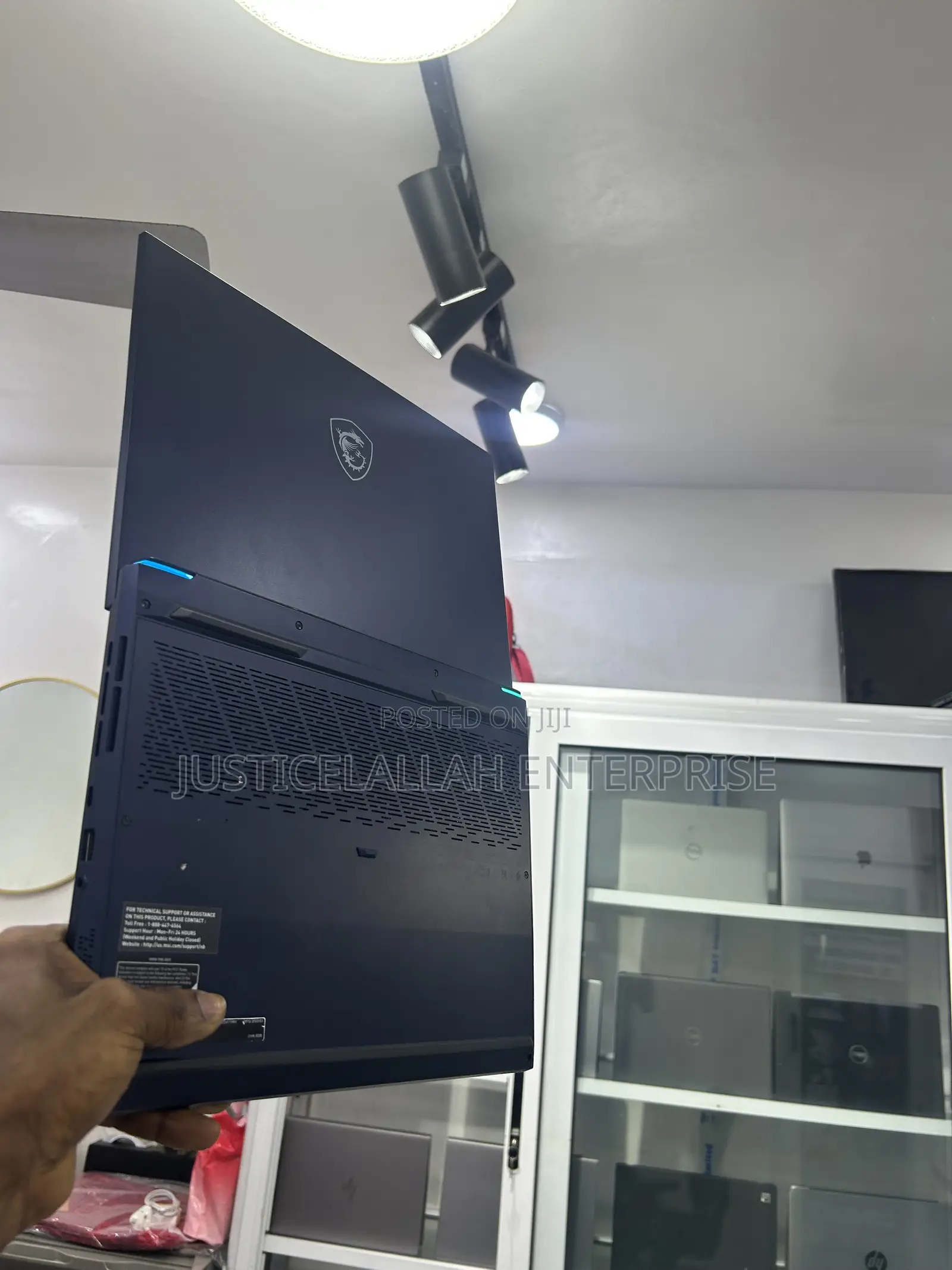 Laptop MSI Stealth 14 Studio A13VF 16GB Intel Core i7 SSD 512GB