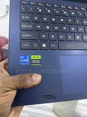Laptop MSI Stealth 14 Studio A13VF 16GB Intel Core i7 SSD 512GB