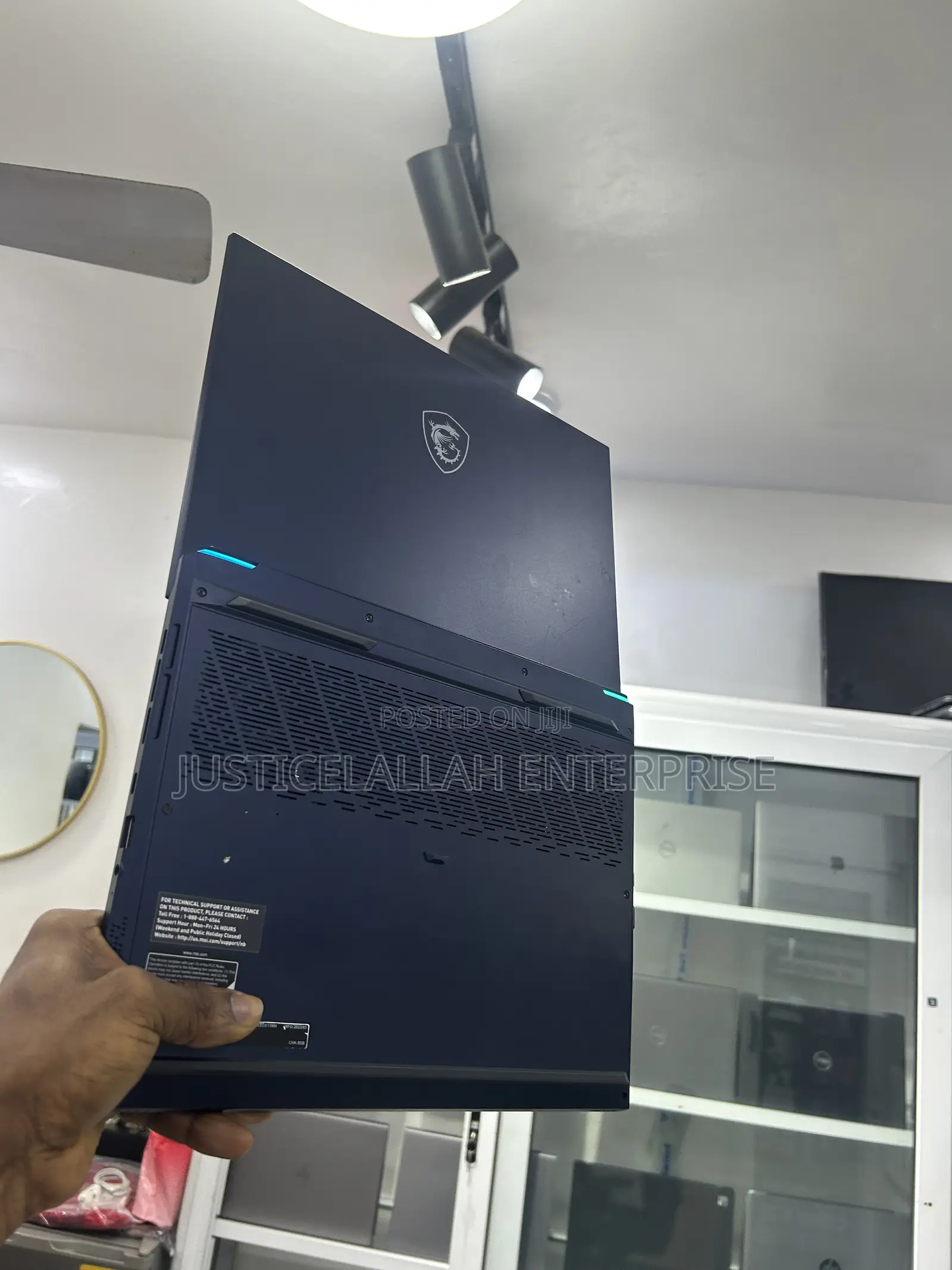 Laptop MSI Stealth 14 Studio A13VF 16GB Intel Core i7 SSD 512GB