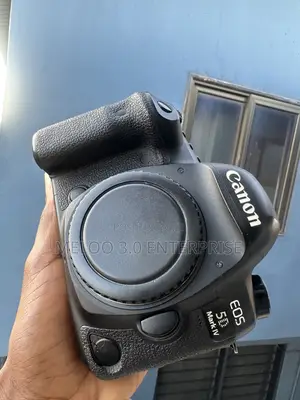 Canon 5D Mark IV