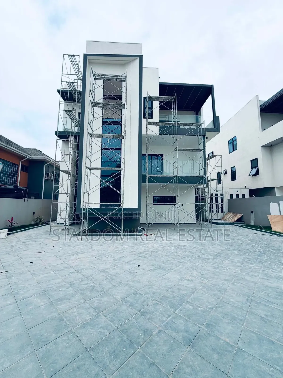 4bdrm Duplex in East Legon, Ability for sale