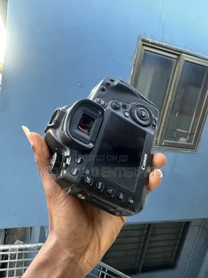 Canon 5D Mark IV