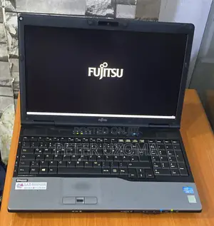 Laptop Fujitsu Lifebook E448 8GB Intel Core i5 HDD 256GB