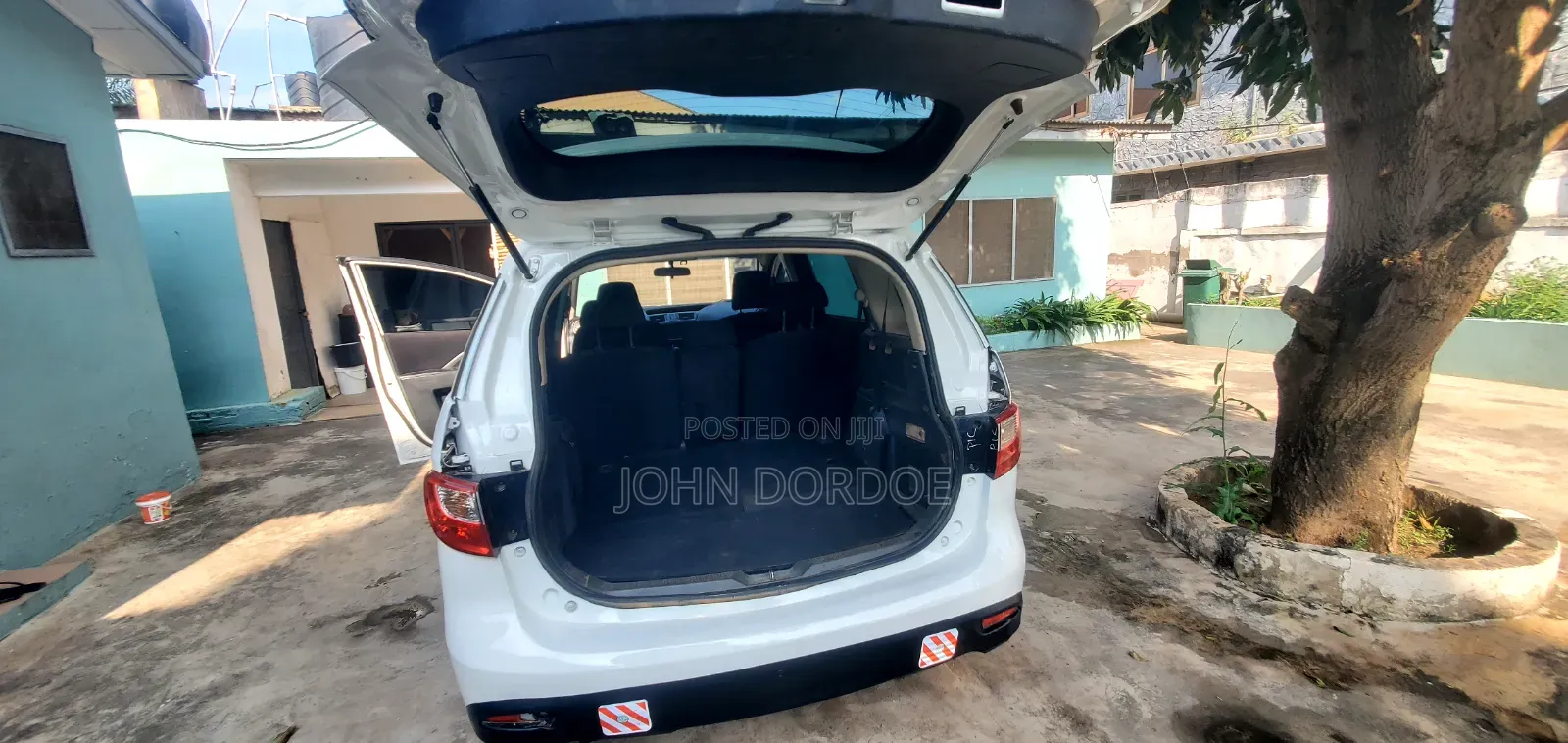 Mazda E2000 2012 White