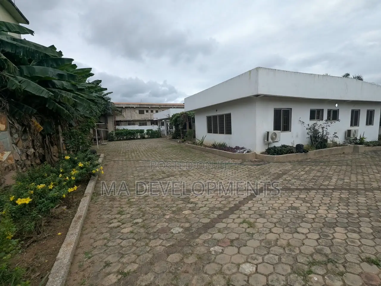 5bdrm Apartment in Madev Realty, Tantra Hills for rent