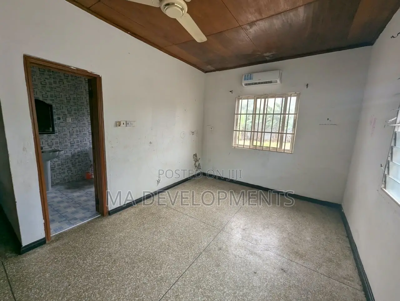 5bdrm Apartment in Madev Realty, Tantra Hills for rent