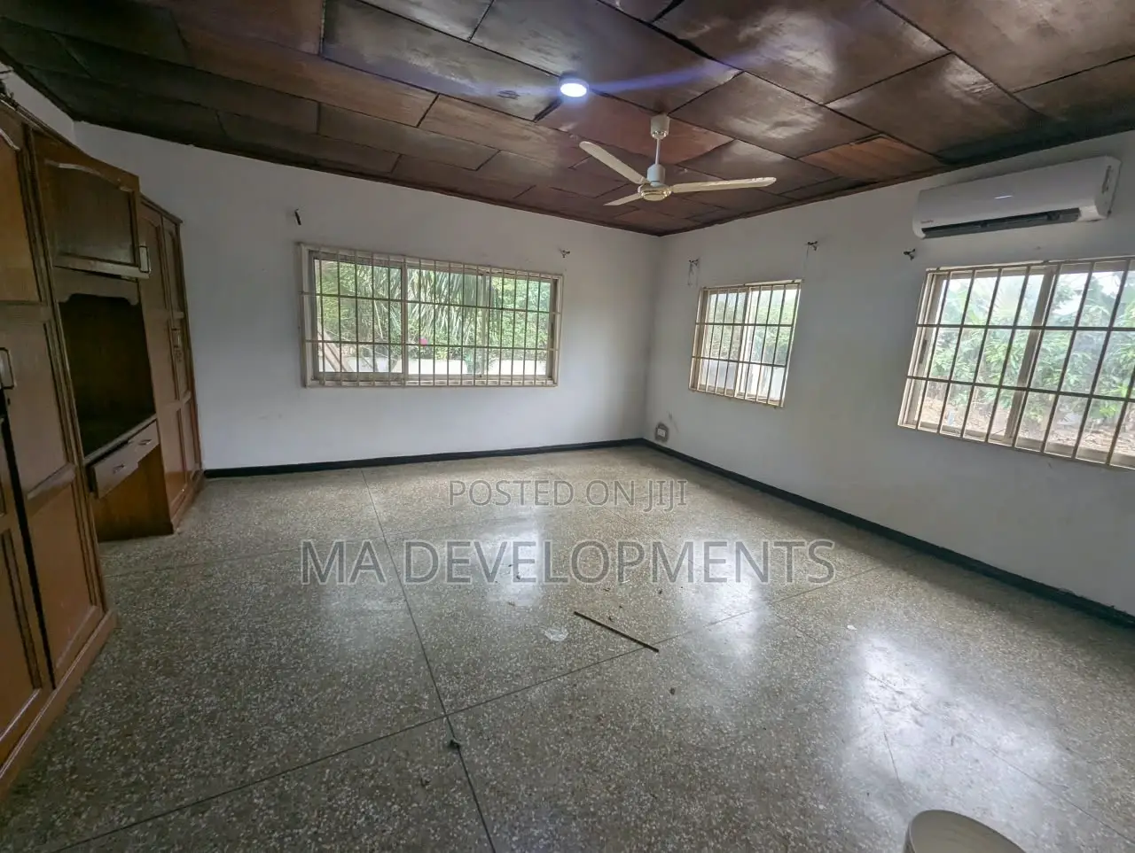 5bdrm Apartment in Madev Realty, Tantra Hills for rent
