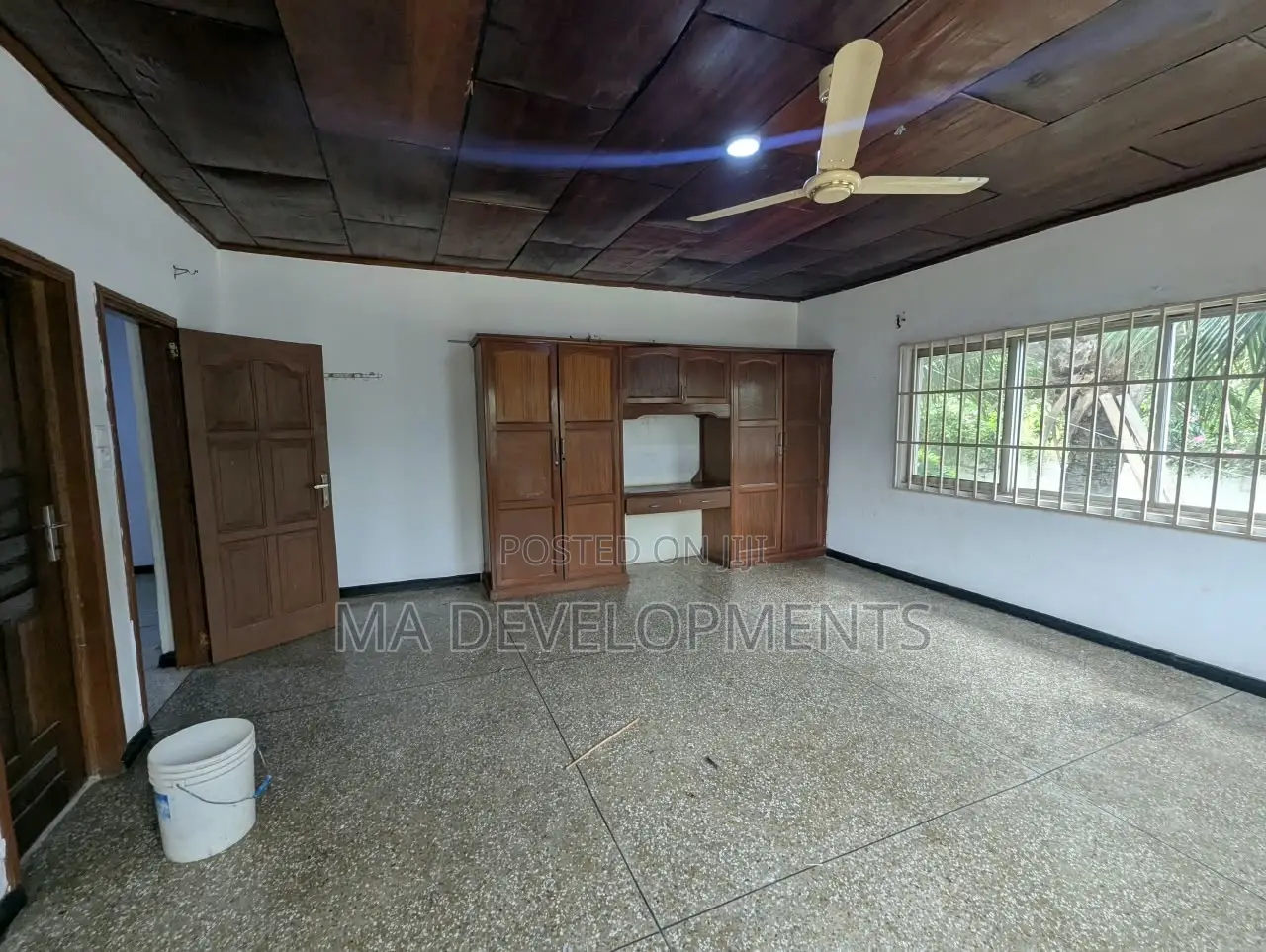 5bdrm Apartment in Madev Realty, Tantra Hills for rent