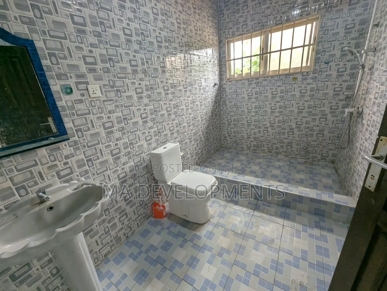 5bdrm Apartment in Madev Realty, Tantra Hills for rent