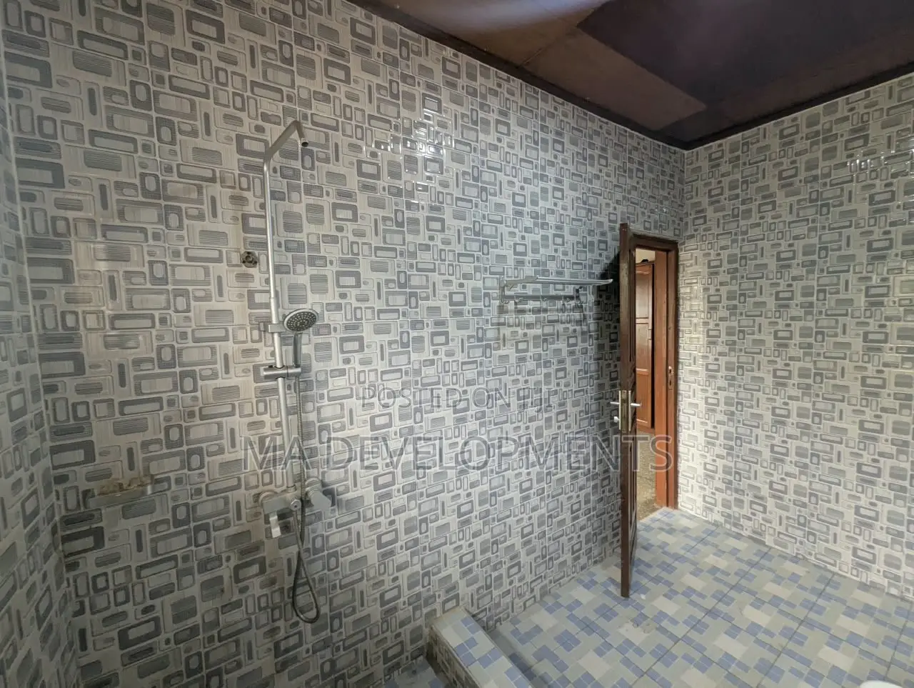 5bdrm Apartment in Madev Realty, Tantra Hills for rent