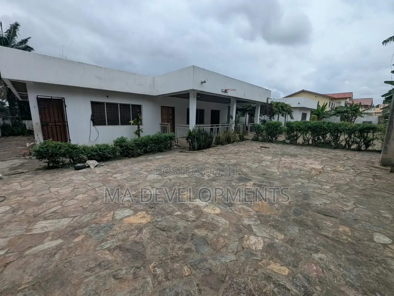 5bdrm Apartment in Madev Realty, Tantra Hills for rent