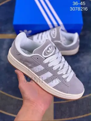 Adidas Sneakers