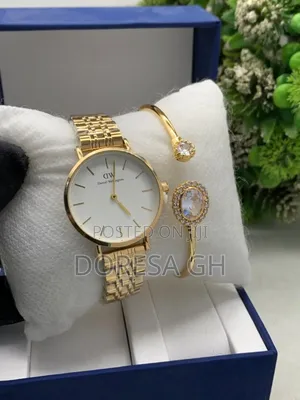 Ladies Daniel Wellington Watch With Bangles– Gift Set
