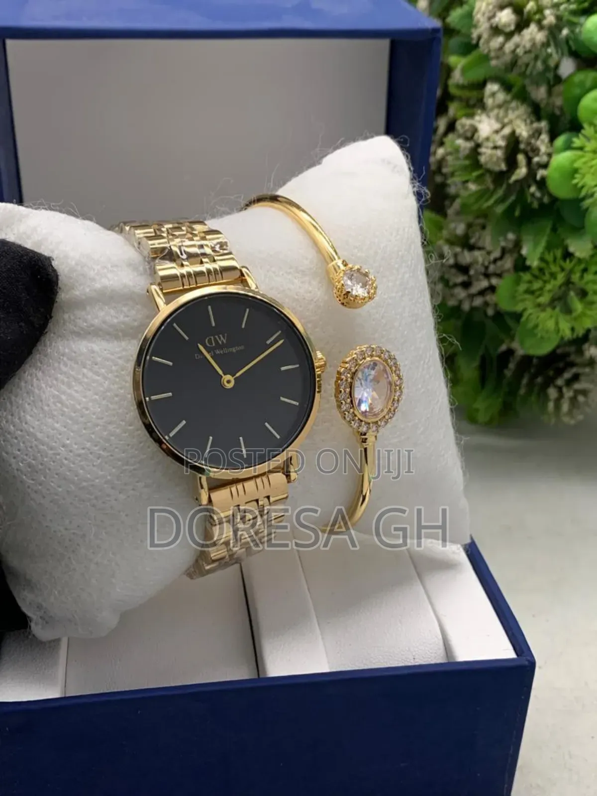 Ladies Daniel Wellington Watch With Bangles– Gift Set