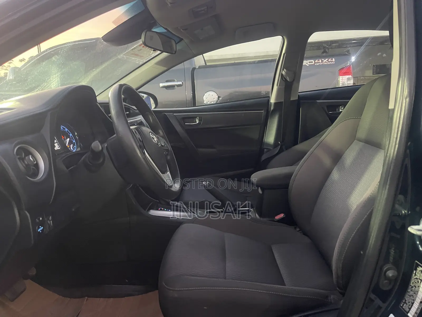 Toyota Corolla LE (1.8L 4cyl 2A) 2018 Black