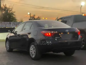 Toyota Corolla LE (1.8L 4cyl 2A) 2018 Black