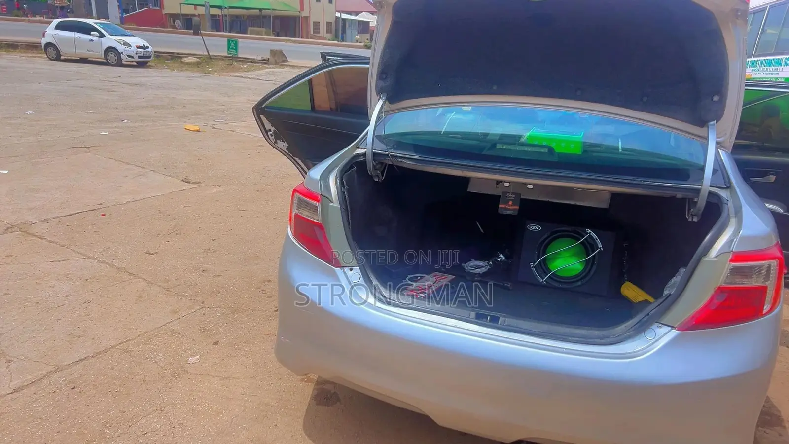 Toyota Camry SE 4dr Sedan (2.5L 4cyl 6A) 2014 Silver