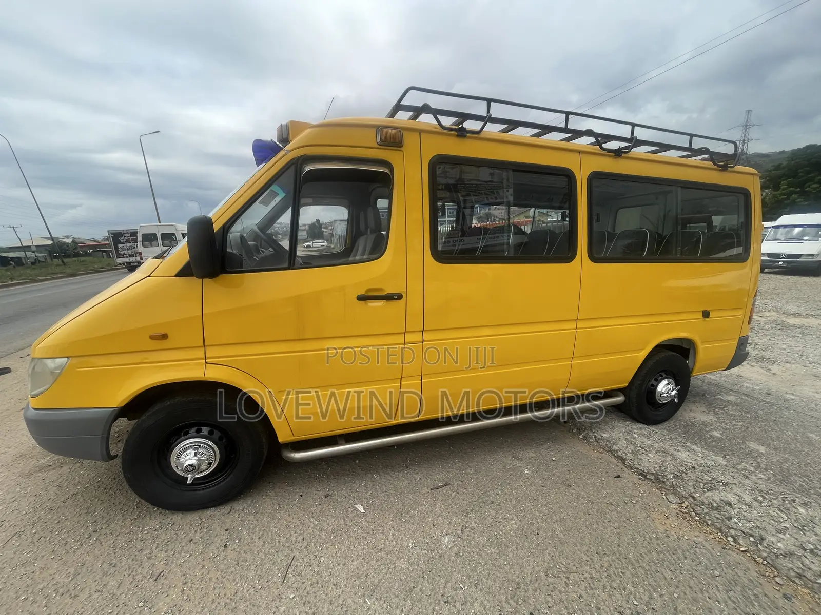 Mercedes-Benz Sprinter 2009 Yellow