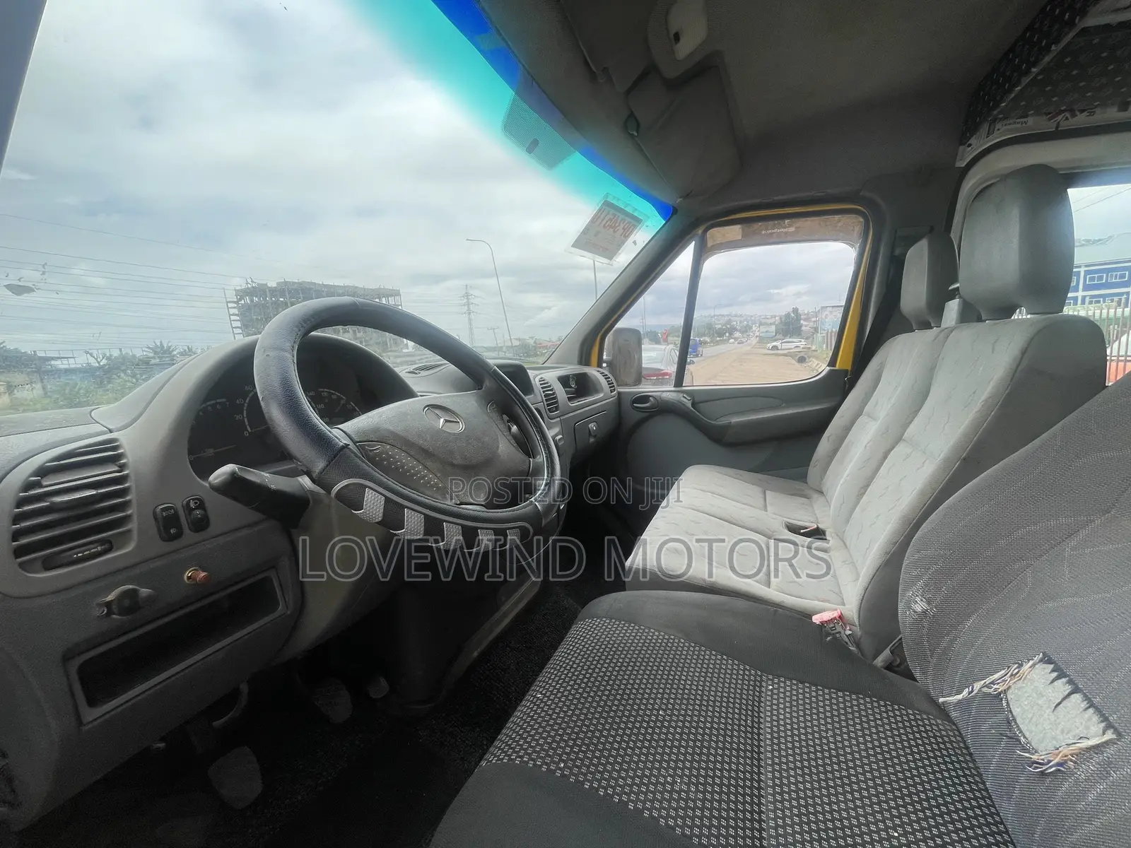 Mercedes-Benz Sprinter 2009 Yellow