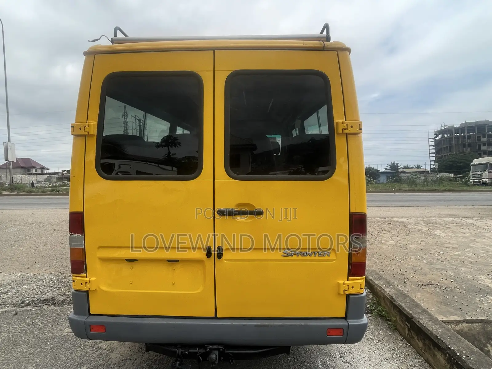 Mercedes-Benz Sprinter 2009 Yellow