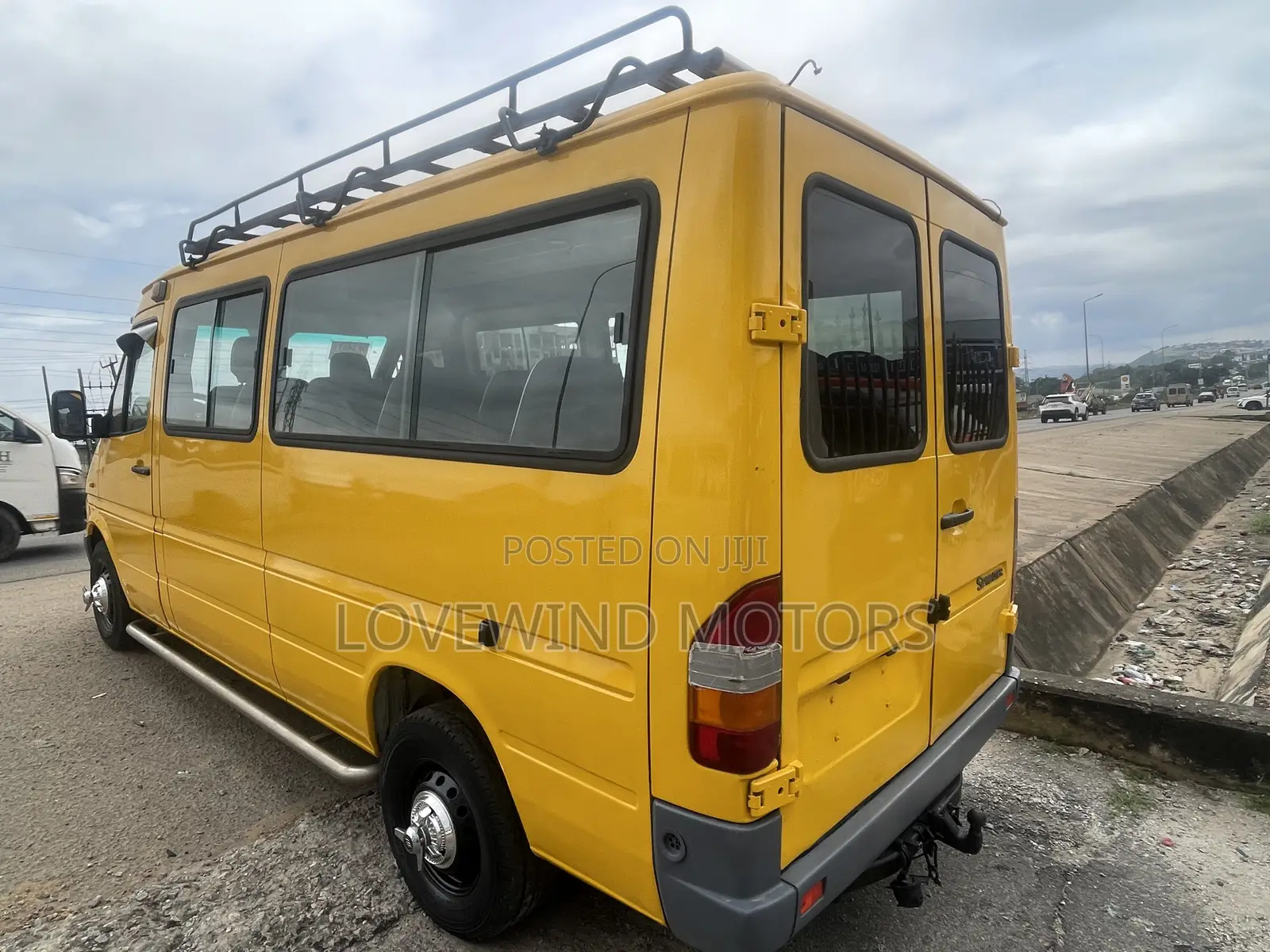 Mercedes-Benz Sprinter 2009 Yellow