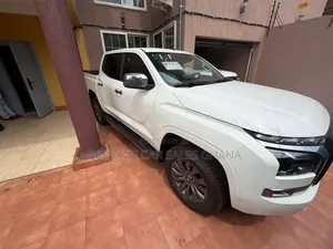 New Mitsubishi L200 2025 White
