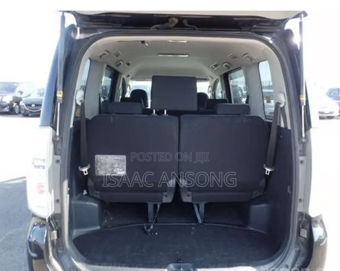 Toyota Voxy 2013 Black