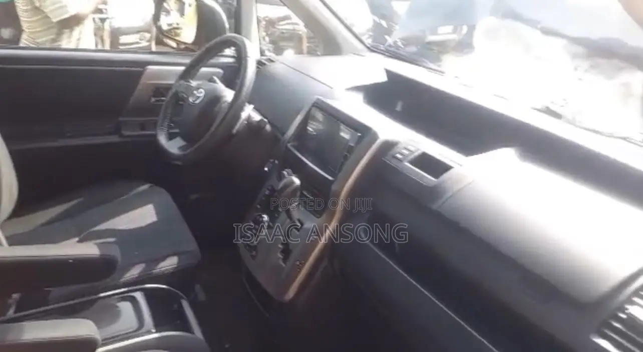 Toyota Voxy 2013 Black