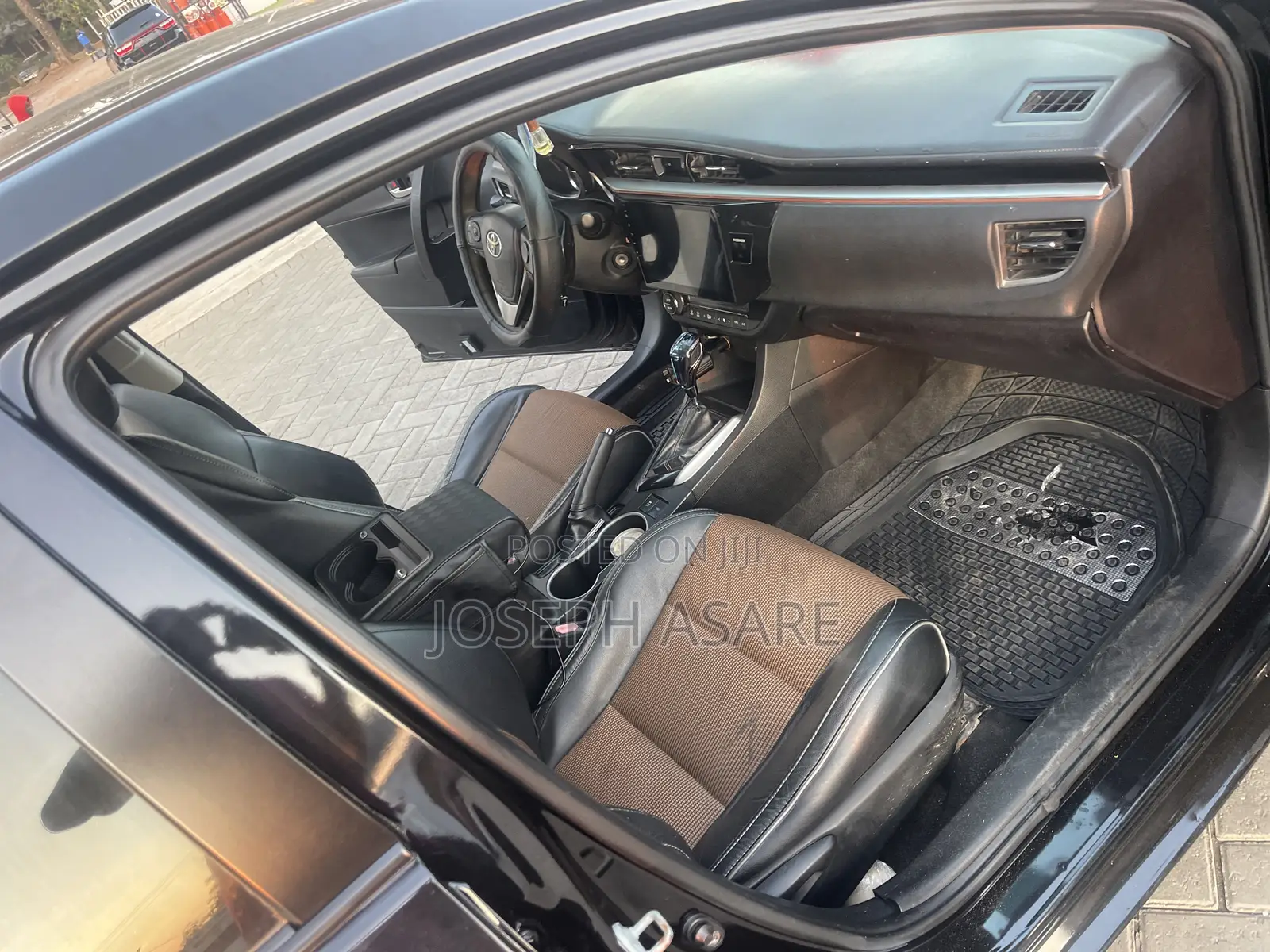 Toyota Corolla 2015 Black