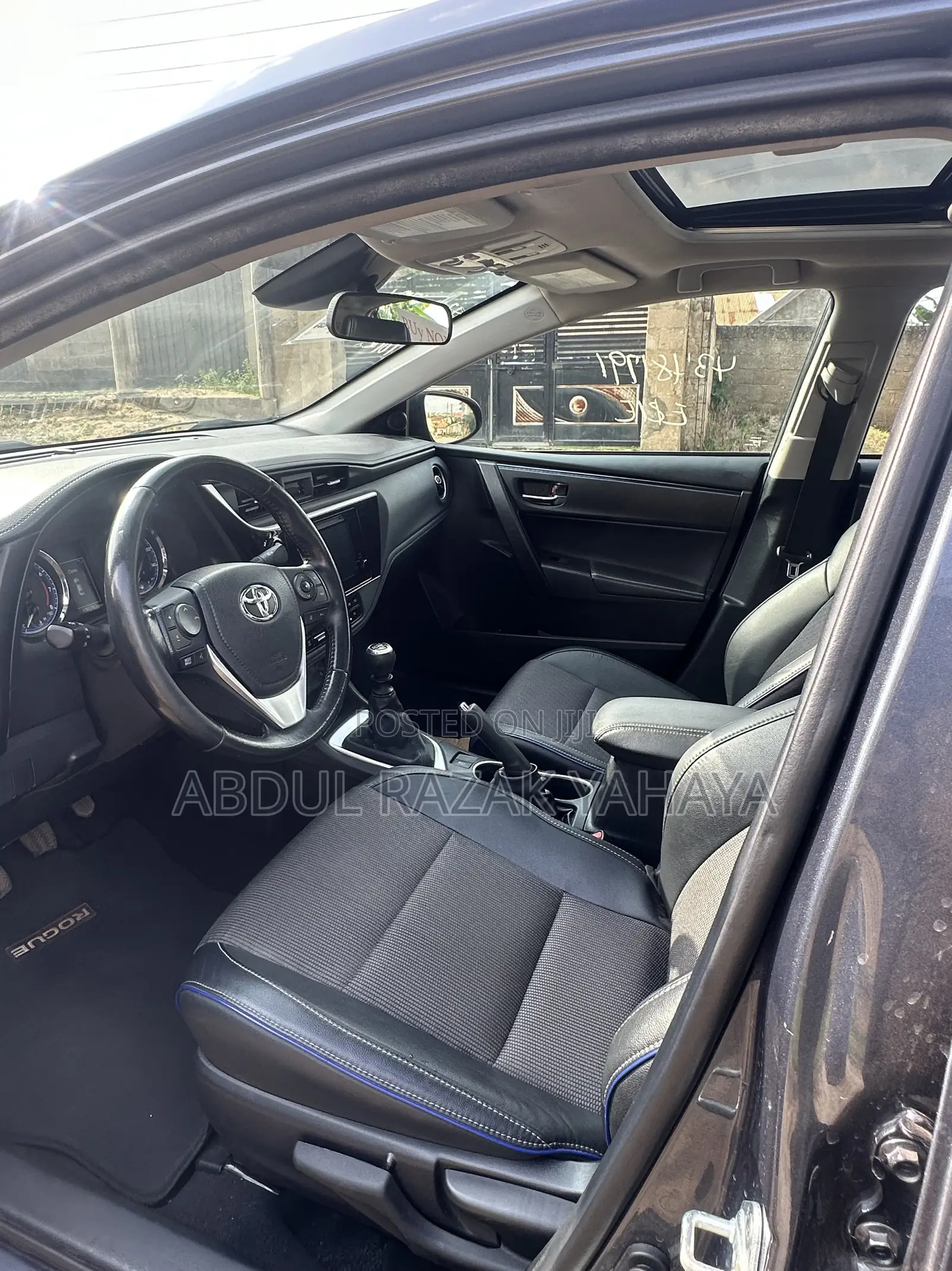 Toyota Corolla SE (1.8L 4cyl 2A) 2018 Gray
