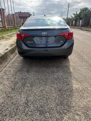 Toyota Corolla SE (1.8L 4cyl 2A) 2018 Gray