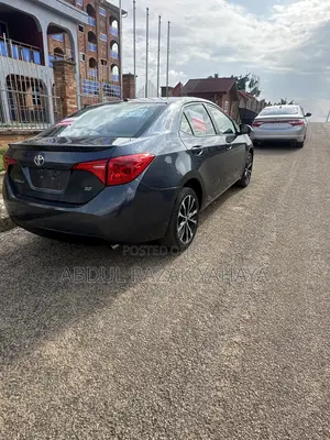 Toyota Corolla SE (1.8L 4cyl 2A) 2018 Gray