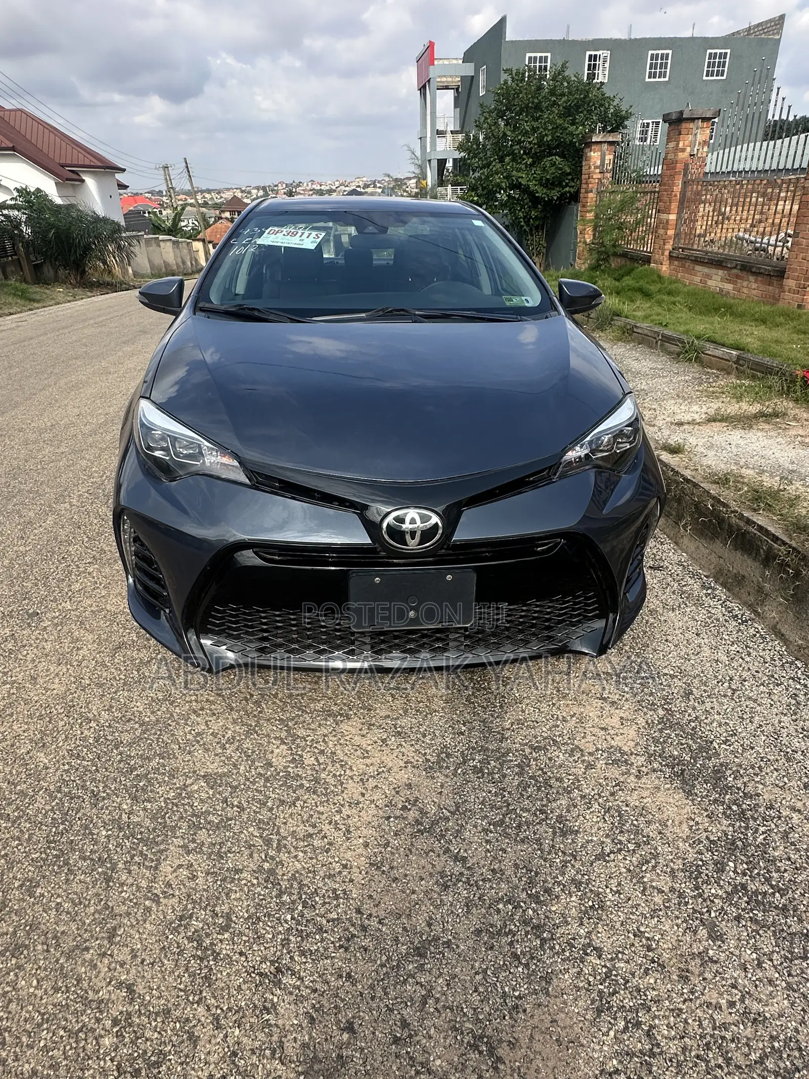 Toyota Corolla SE (1.8L 4cyl 2A) 2018 Gray