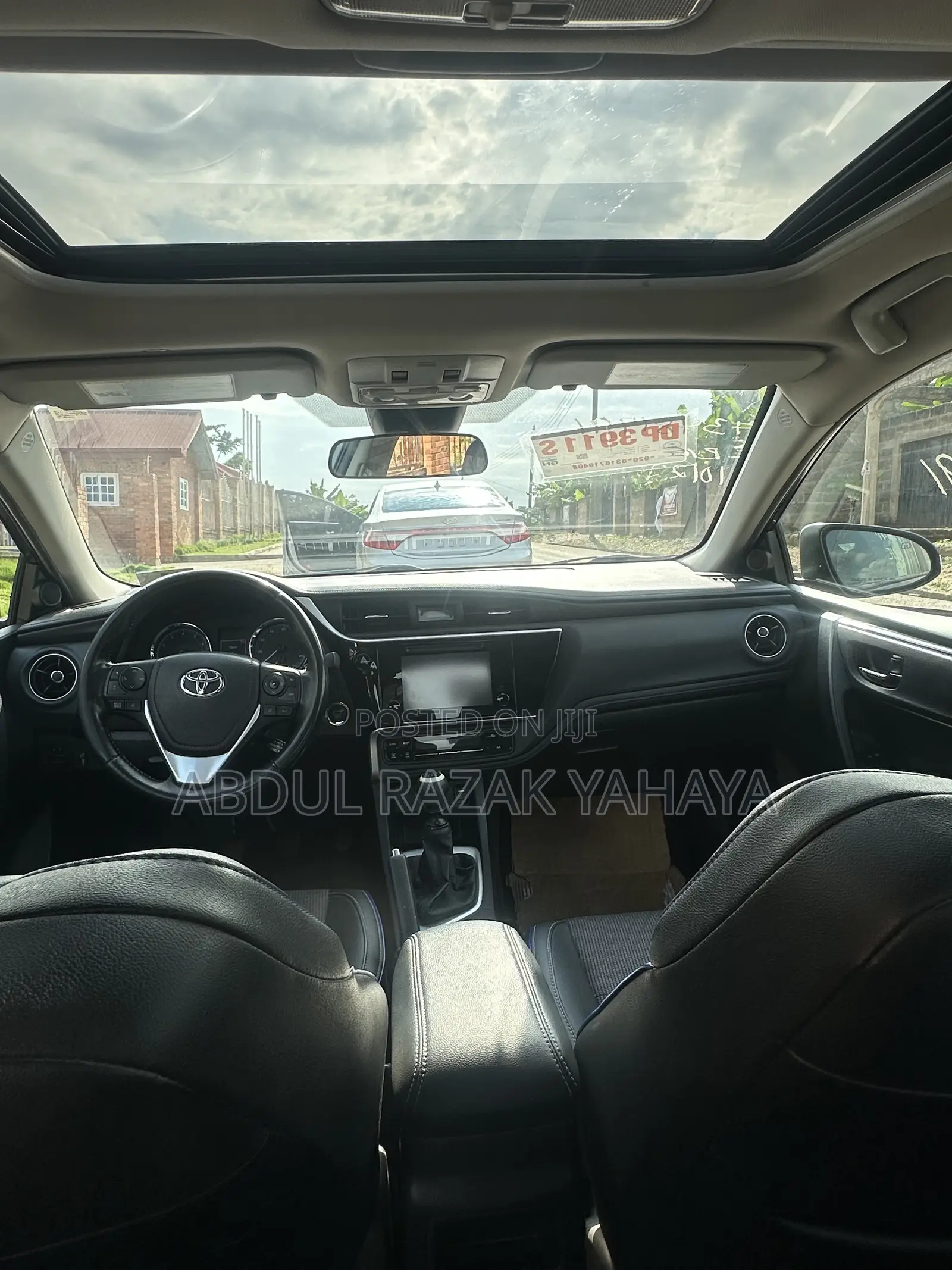 Toyota Corolla SE (1.8L 4cyl 2A) 2018 Gray