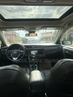 Toyota Corolla SE (1.8L 4cyl 2A) 2018 Gray