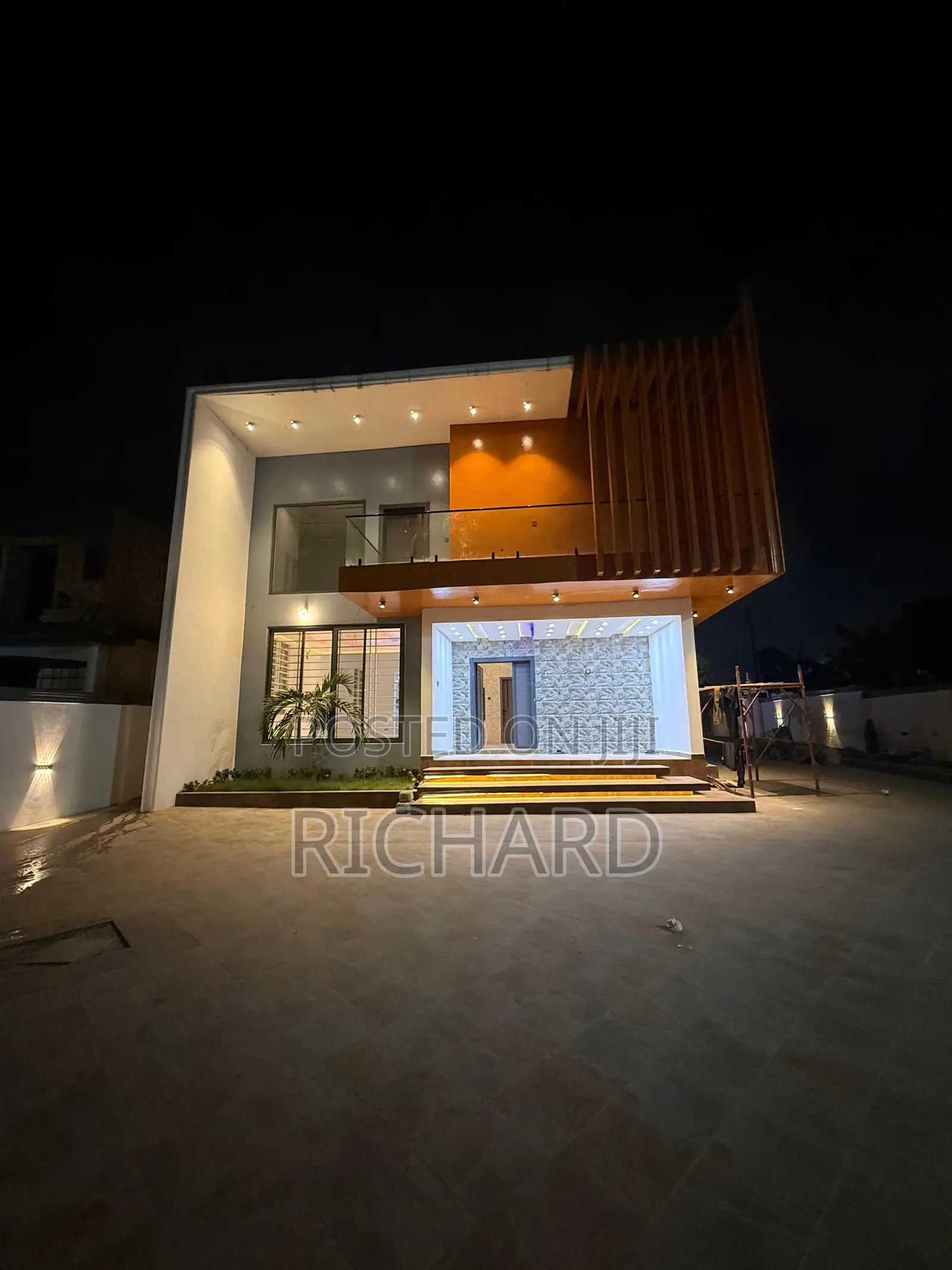 4bdrm House in Freeholdings Estate, Unity Closed for sale