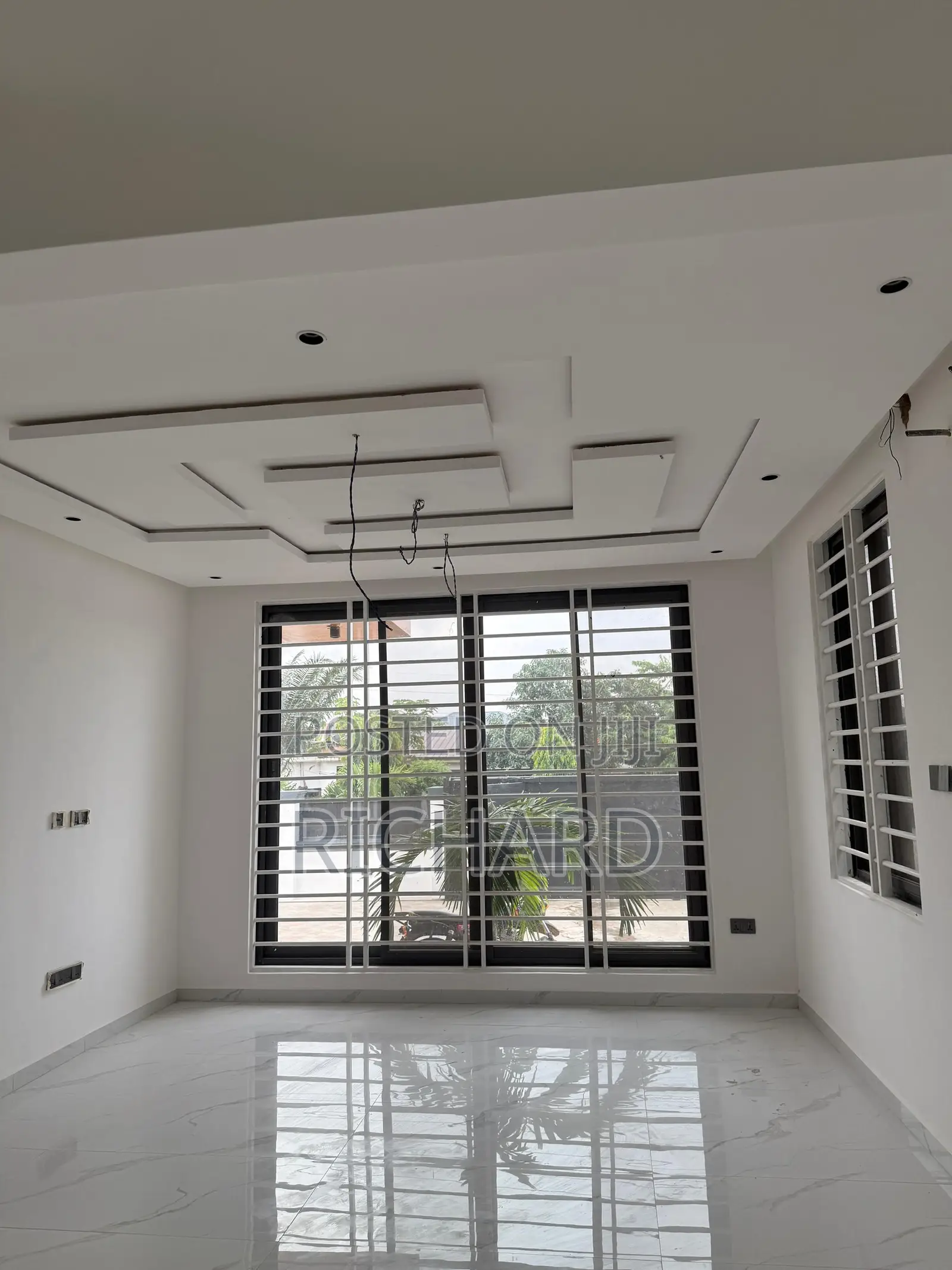 4bdrm House in Freeholdings Estate, Unity Closed for sale