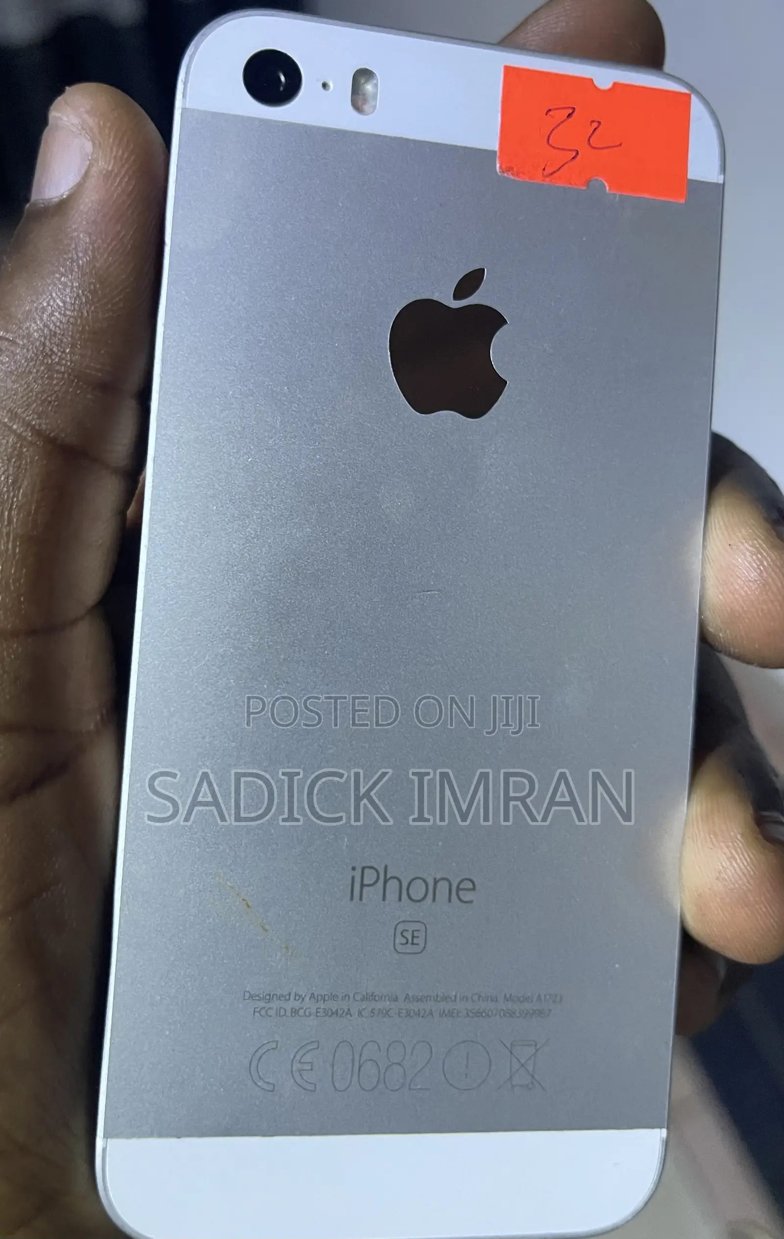 New Apple iPhone SE 32 GB Gold