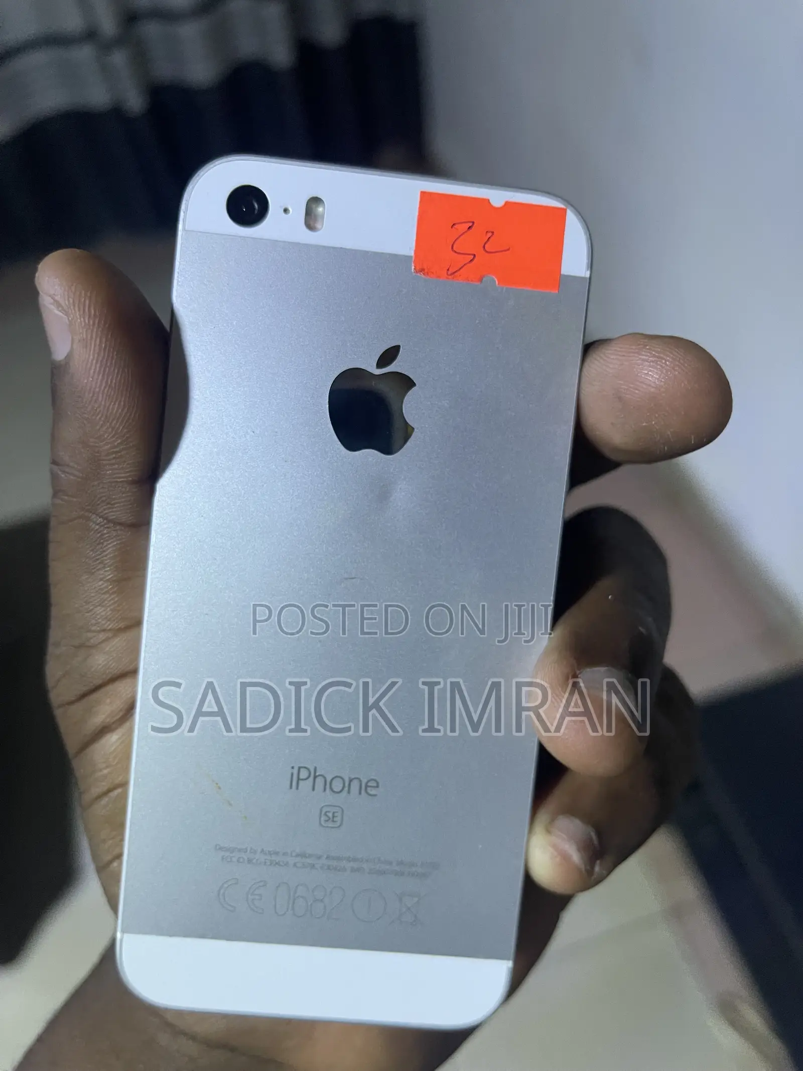 New Apple iPhone SE 32 GB Gold