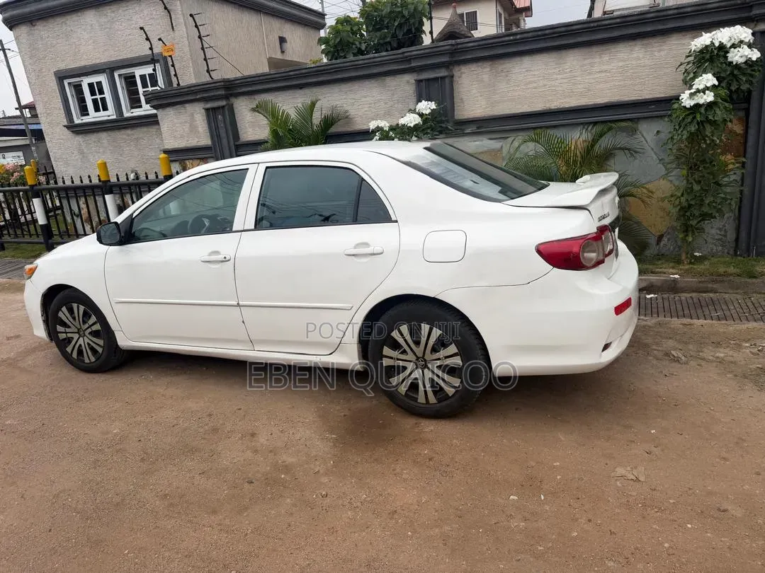 Toyota Corolla 2012 White