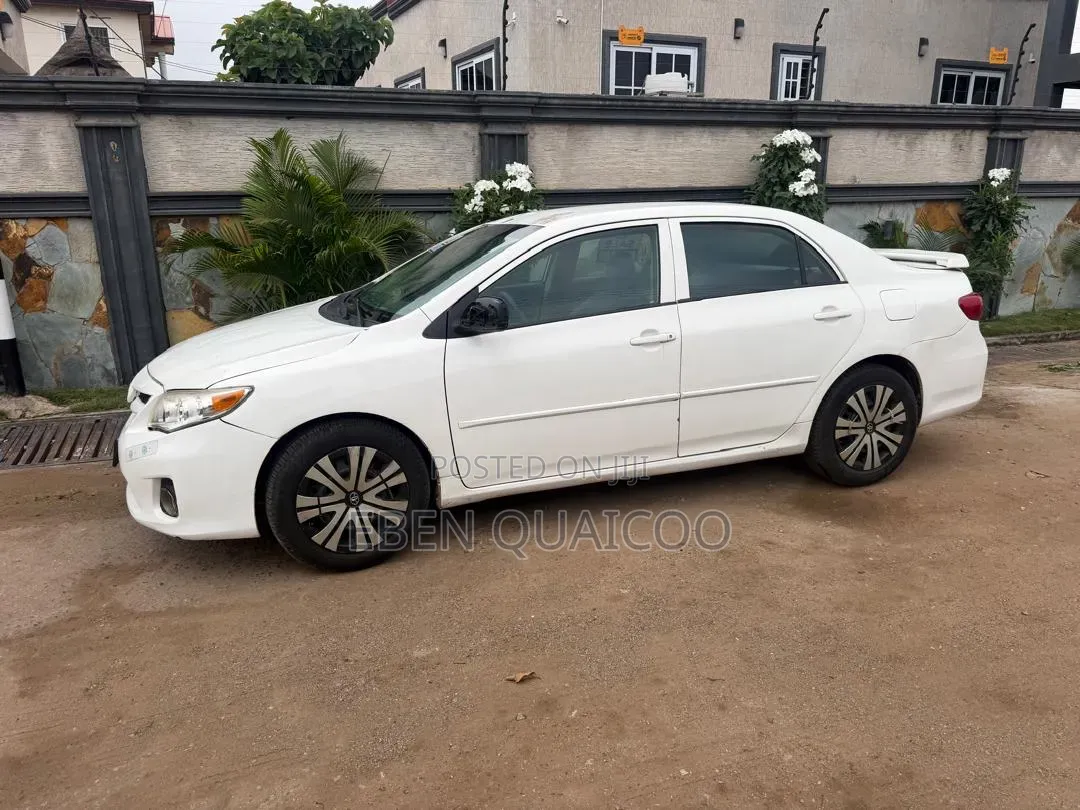 Toyota Corolla 2012 White